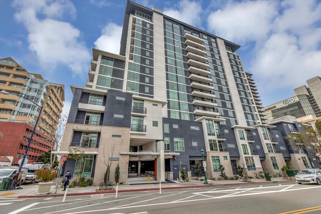 425 W Beech St, Unit 518 in San Diego, CA - Building Photo