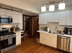 18 Taft St, Unit 1 Apartamentos