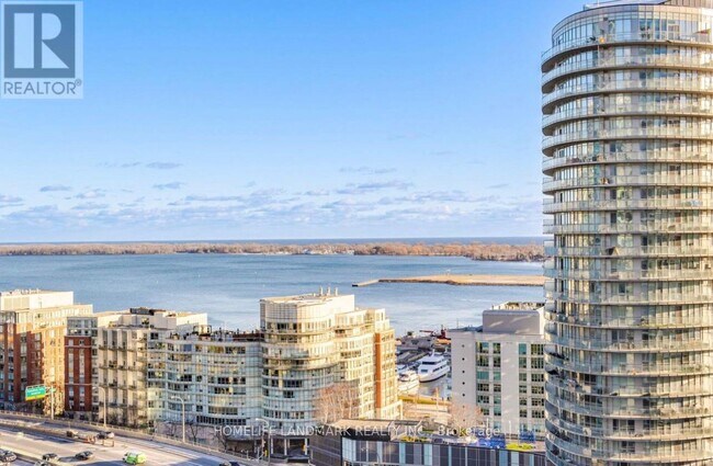 70 Queens Wharf Rd in Toronto, ON - Building Photo - Building Photo