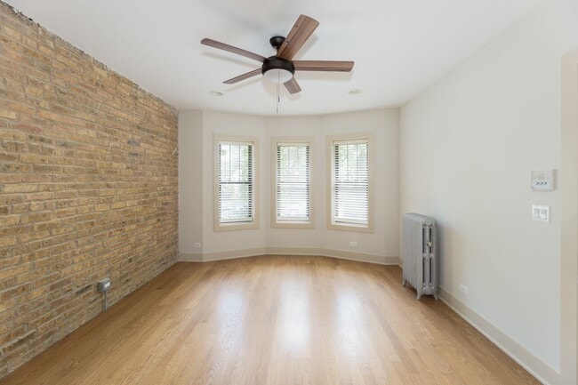 4602 N Winchester Ave, Unit 1E