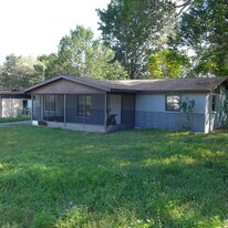 26412 Rolling Acres Dr in Brooksville, FL - Building Photo