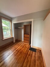 10 Longworth Ave in Middletown, CT - Building Photo - Building Photo