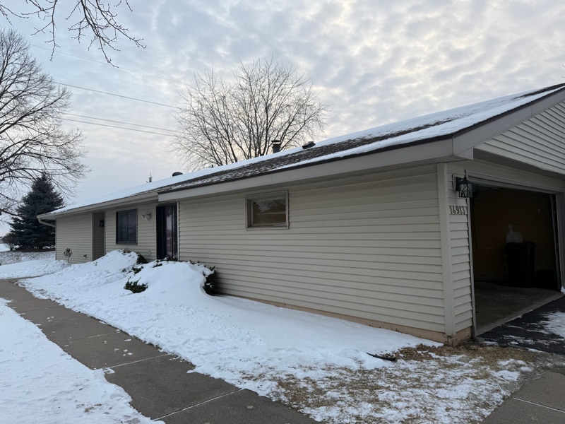 14913 Echo Way in Apple Valley, MN - Foto de edificio