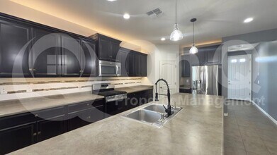 41601 W Elm Dr in Maricopa, AZ - Building Photo - Building Photo