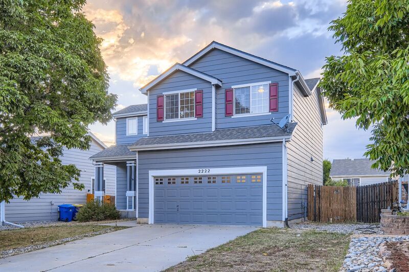 2222 Woodpark Dr in Colorado Springs, CO - Foto de edificio