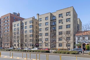 1015 Grand Concourse in Bronx, NY - Building Photo