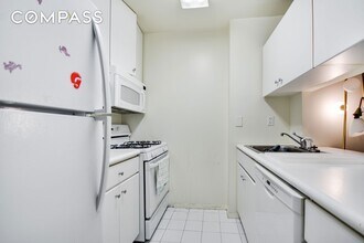 1 Irving Pl, Unit V9D in New York, NY - Building Photo - Building Photo