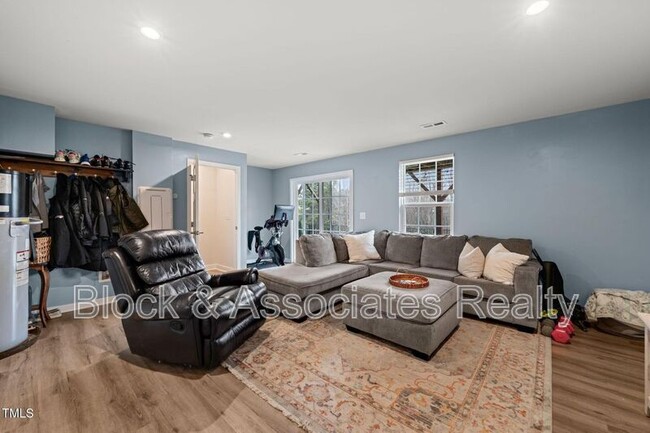 368 Amber Acorn Ave in Raleigh, NC - Building Photo - Building Photo