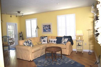 6874 W Sample Rd-Unit -6874 in Coral Springs, FL - Building Photo - Building Photo