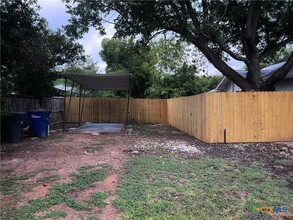 420 Willow Ave in New Braunfels, TX - Building Photo - Building Photo