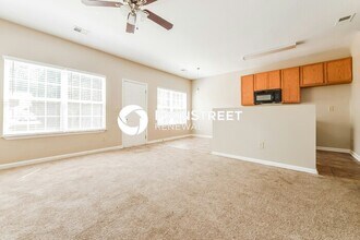 2830 Windsor Forrest Ct in College Park, GA - Building Photo - Building Photo