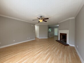 1727 Robinwood Rd in Gastonia, NC - Building Photo - Building Photo