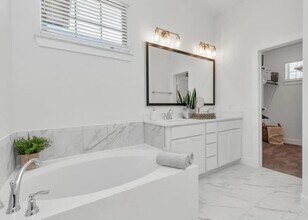 1526 Crystal Stream Dr in Sienna, TX - Building Photo - Building Photo