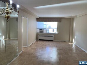 1450 Palisade Ave in Fort Lee, NJ - Building Photo - Building Photo