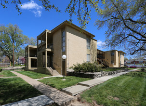 Ashton Place Apartments in Kansas City, MO - Foto de edificio - Building Photo