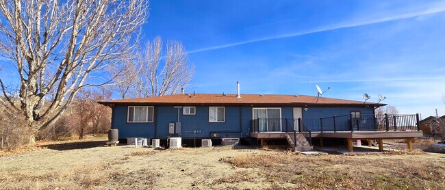 94 Cliff Dr in Riverton, WY - Building Photo - Building Photo