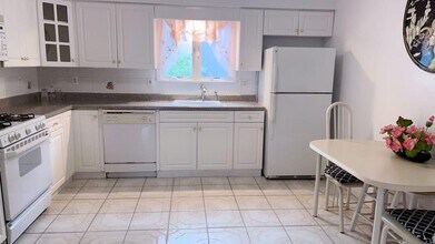 352 4th St in Jersey City, NJ - Building Photo - Building Photo