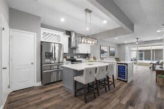 26532 Castleview Way in Wesley Chapel, FL - Foto de edificio - Building Photo