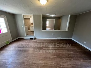 609 Gladys Dr in Middletown, OH - Building Photo - Building Photo