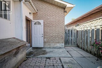 525 Ray Lawson Blvd in Brampton, ON - Building Photo - Building Photo