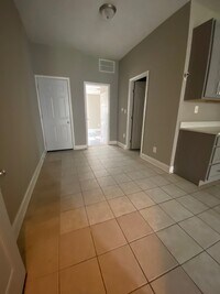 2504 Druid Hill Ave photo'