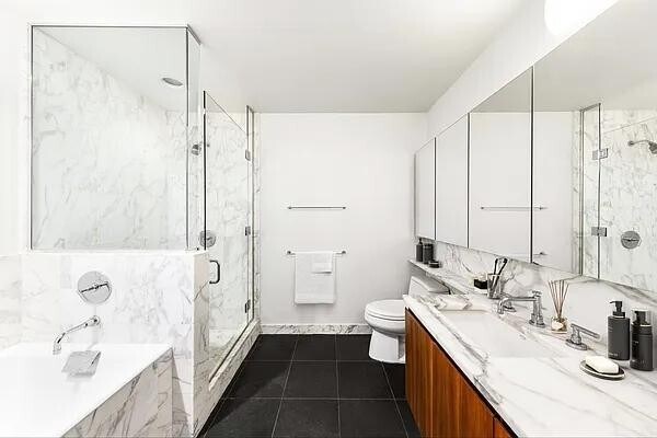 505 Greenwich St in New York, NY - Building Photo - Building Photo
