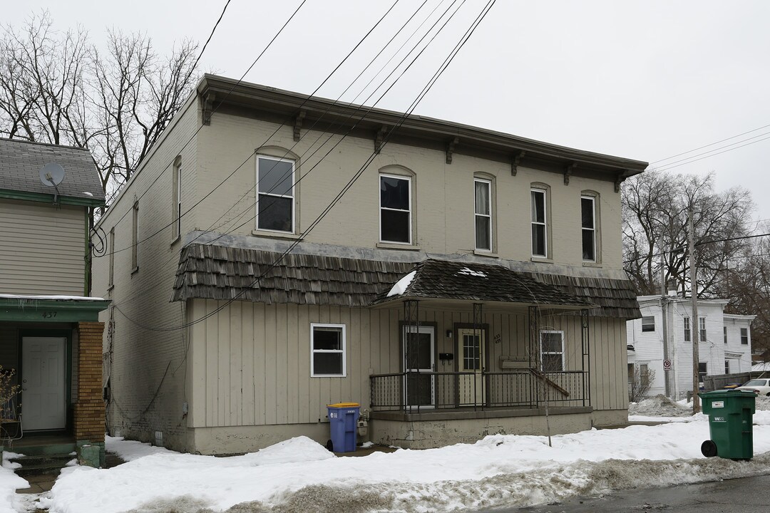 433 4th St NW in Grand Rapids, MI - Foto de edificio