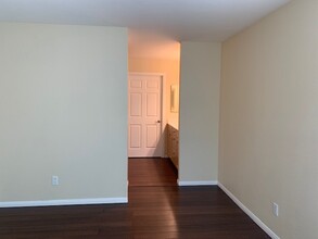 10076 Maya Linda Rd, Unit 1106 in San Diego, CA - Building Photo - Building Photo