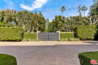 211 S Rockingham Ave in Los Angeles, CA - Building Photo - Building Photo