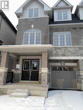 2634 Apricot Ln in Pickering, ON - Building Photo - Building Photo