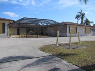 4805-4845 Manor Ct in Cape Coral, FL - Building Photo - Building Photo