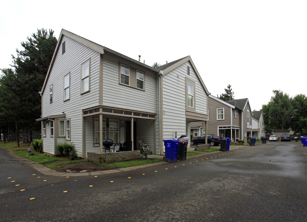 Tillicum North Apartments in Gresham, OR - Building Photo