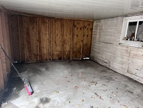 (SFH): 1 unit (2/1.5) in Chicago, IL - Building Photo - Interior Photo