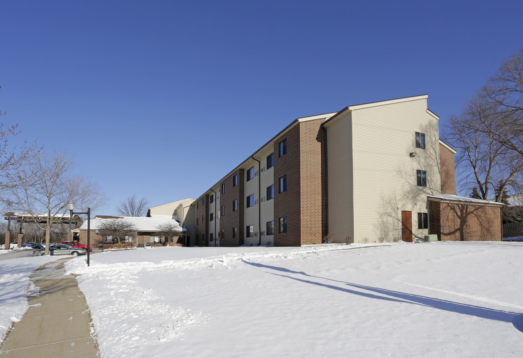 Oxbowl Bend in Coon Rapids, MN - Building Photo