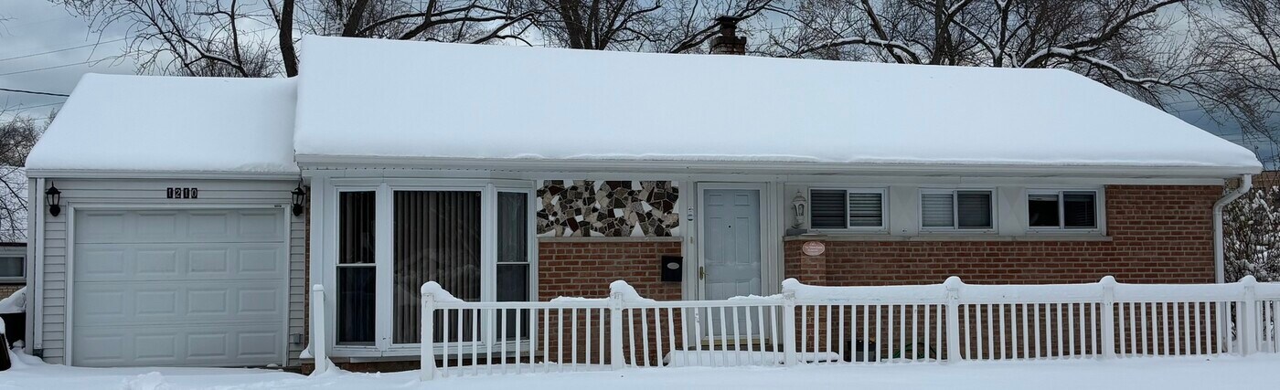 1210 Dell Rd in Northbrook, IL - Foto de edificio