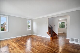 18201 Maple Heights Blvd in Maple Heights, OH - Building Photo - Building Photo