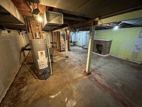 1226 Lincoln St in Waterloo, IA - Building Photo - Building Photo