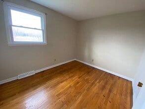 5894 McKinley Rd in Brewerton, NY - Building Photo - Building Photo