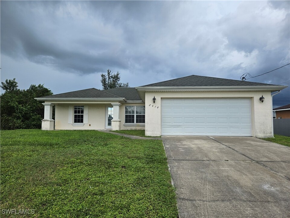 2610 2nd St SW in Lehigh Acres, FL - Building Photo