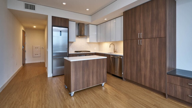 Helios in Seattle, WA - Building Photo - Building Photo