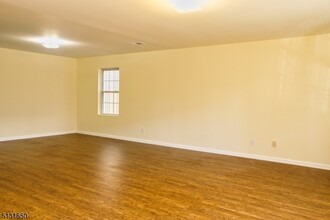 183 Chancellor Ave in Newark, NJ - Foto de edificio - Building Photo