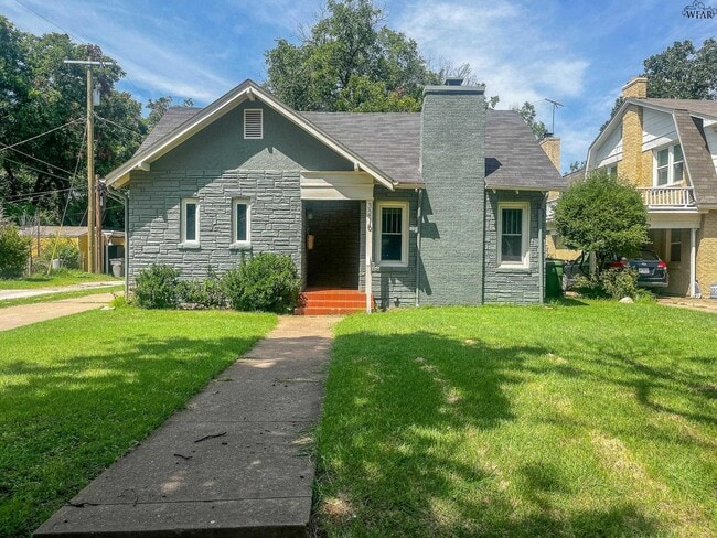 property at 3216 Milby Ave