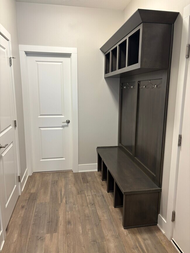 9674 Crowning Dr in Waukee, IA - Building Photo - Building Photo