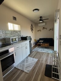 49106 N 3rd Ave, Unit Casita Verde in New River, AZ - Foto de edificio - Building Photo