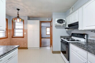 4967 Maple St in Omaha, NE - Building Photo - Building Photo