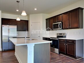 738 Carnaby Ln in Dacula, GA - Building Photo - Building Photo