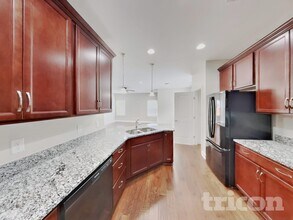 1372 Wentworth Dr in Gallatin, TN - Foto de edificio - Building Photo