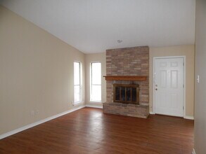 9015 Sawtooth Ln-Unit -A in Austin, TX - Building Photo - Building Photo