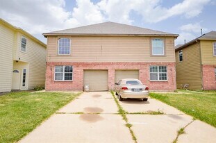 6406 Waldron Dr in Houston, TX - Building Photo