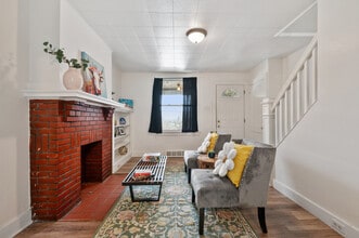 2241 Hawthorne Ave in Pittsburgh, PA - Building Photo - Building Photo